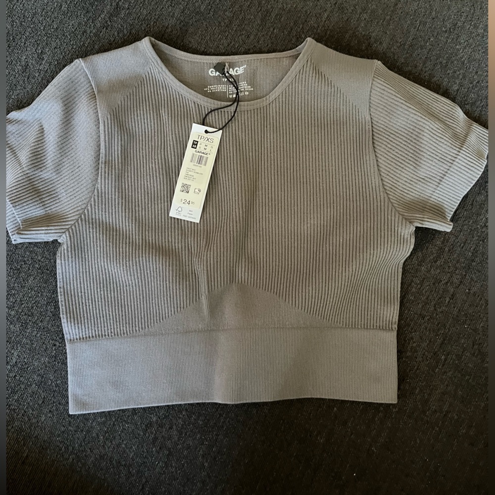 BRAND NEW WITH TAGS TOP!